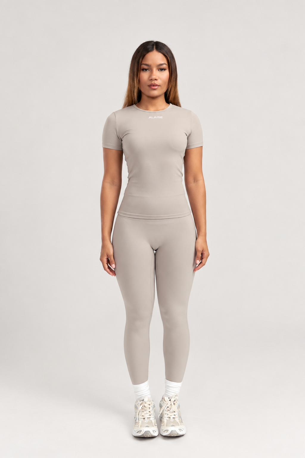 Conjunto Core Lux Greige Manga Corta